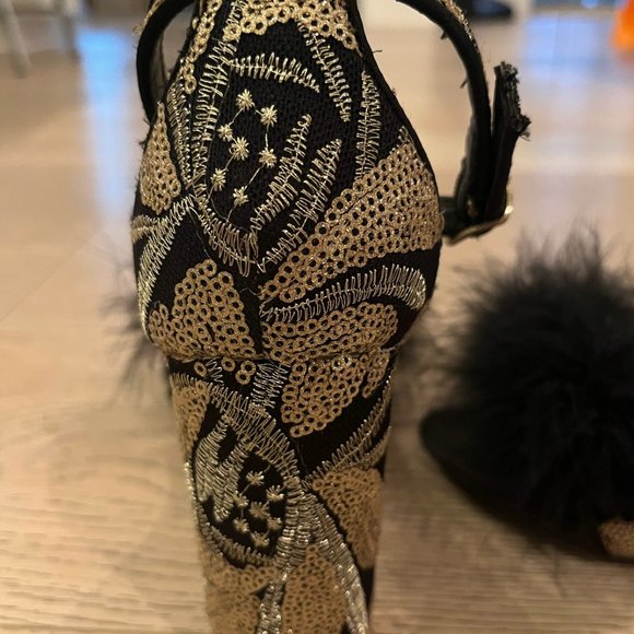 Steve Madden black and gold sequin and feather heels: Size 8 - Picture 3 of 4